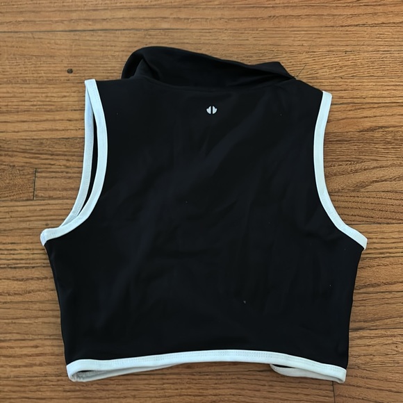 Thrive Societe Crop Top - Picture 3 of 3
